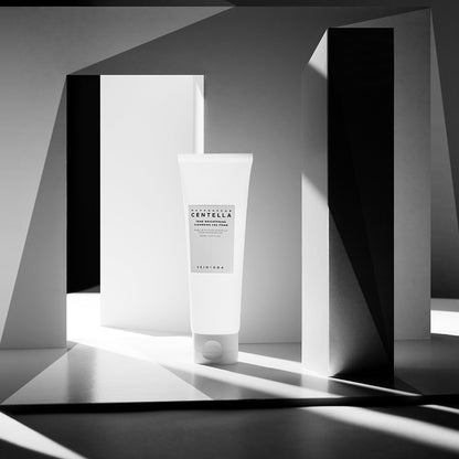 SKIN1004 | Madagascar Centella osvetljevalna čistilna gel pena